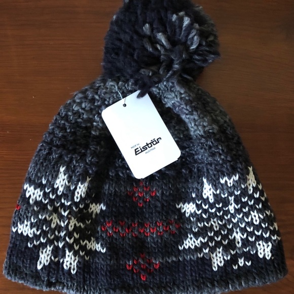 Eisbär Ike Pompom Hat - Picture 1 of 5